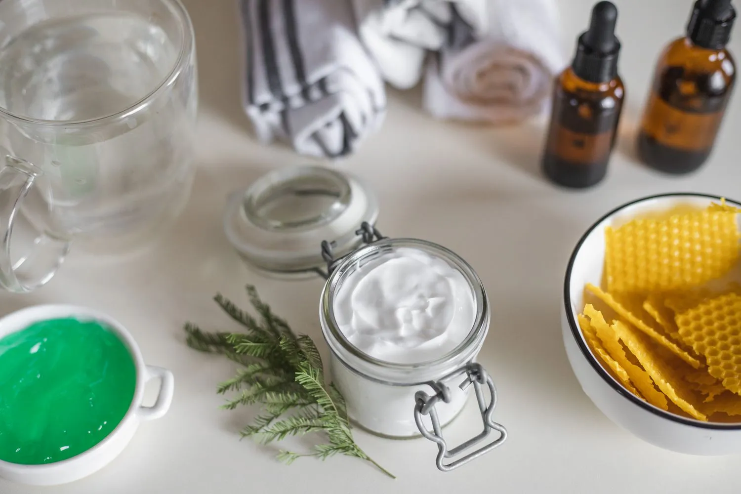 Body butter jar with ingredients like honeycomb - Is Bakuchiol Safe to Use During Pregnancy? 2026 - Zicail Body butter jar with ingredients like honeycomb - Is Bakuchiol Safe to Use During Pregnancy? 2026 - Zicail