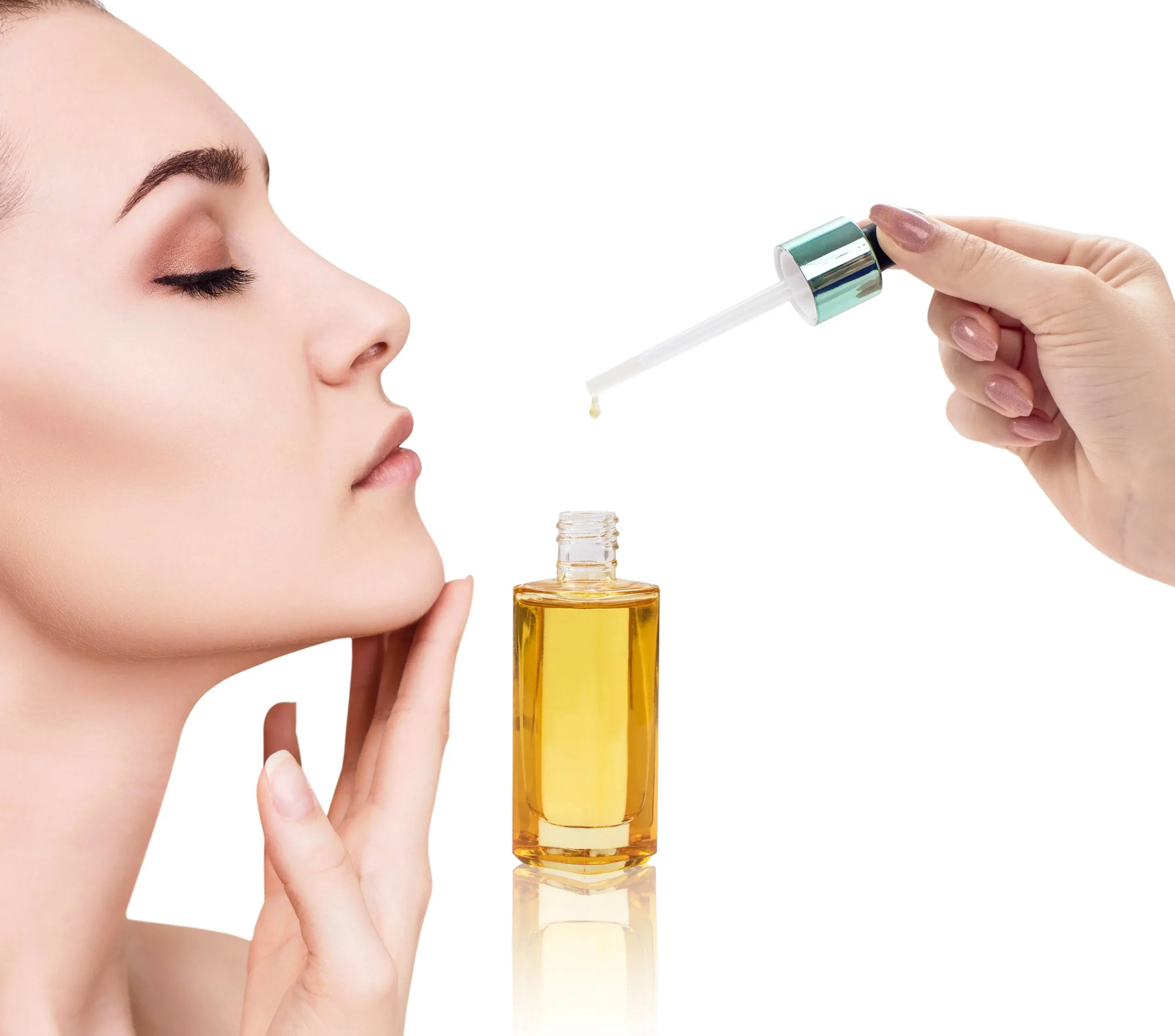 Close up of a hand holding a dropper with oil ready to apply - Soybean Oil for Skin: Benefits, Uses & Precautions 2026 - Zicail Close up of a hand holding a dropper with oil ready to apply - Soybean Oil for Skin: Benefits, Uses & Precautions 2026 - Zicail