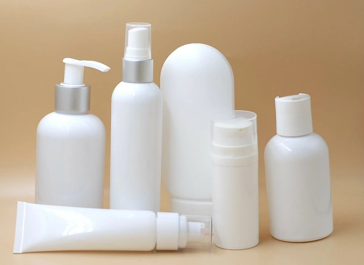 White pump and airless bottles for cosmetic products - Airless Bottles vs Pump Bottles: Which Fits Your Formula? 2026 - Zicail